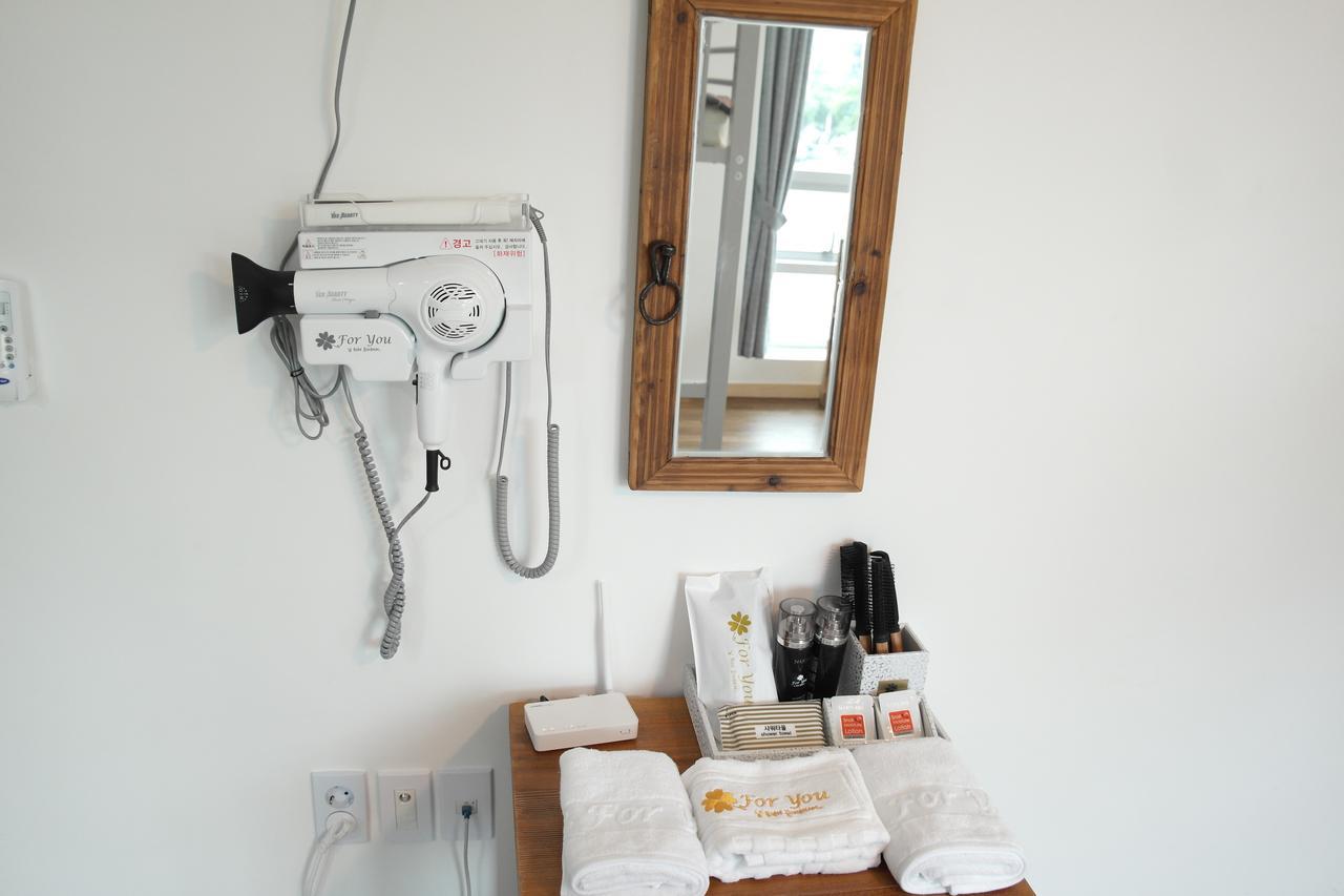 For You Hostel Йосу Екстериор снимка